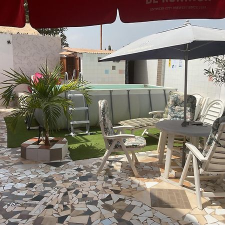 The Compound Bed & Breakfast Bijilo Exterior foto