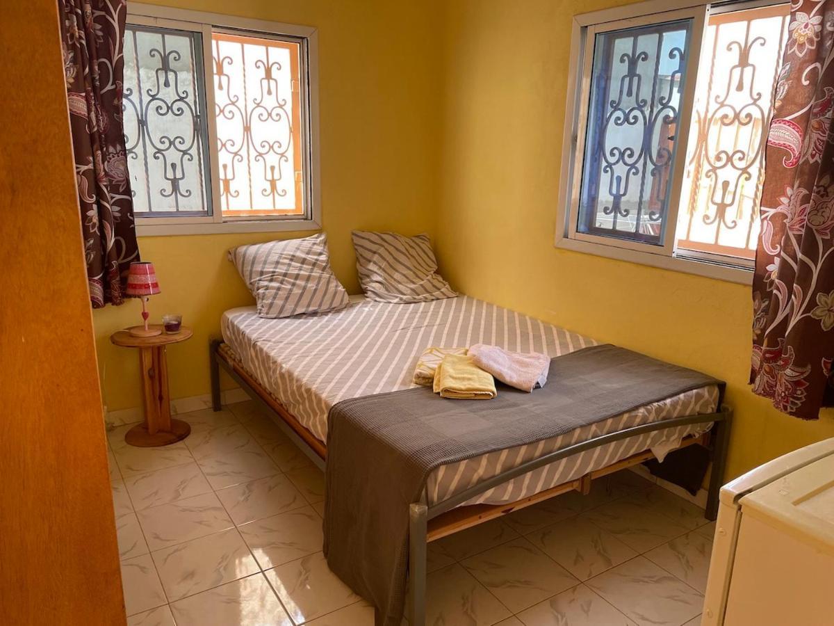 The Compound Bed & Breakfast Bijilo Exterior foto