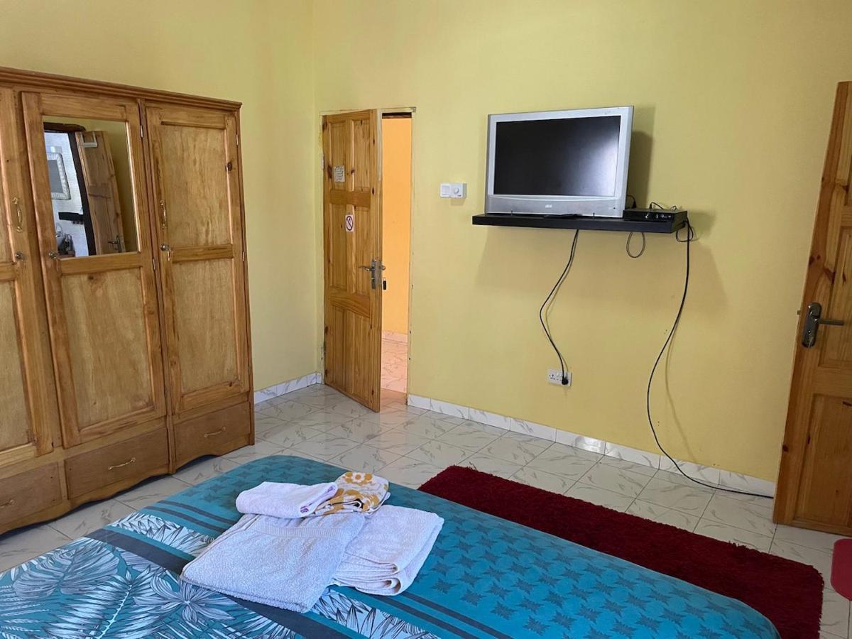The Compound Bed & Breakfast Bijilo Exterior foto